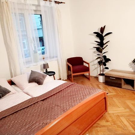 Apartman Isabel Дечин Экстерьер фото